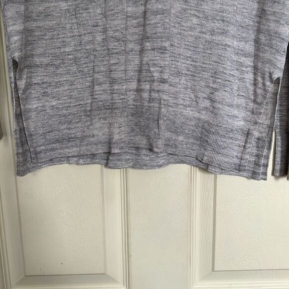 H&M V-Neck Long Sleeve Sweater - Picture 5 of 6